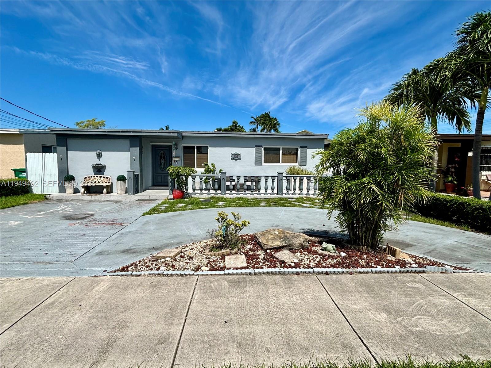 3521 SW 88th Ct, Miami FL 33165