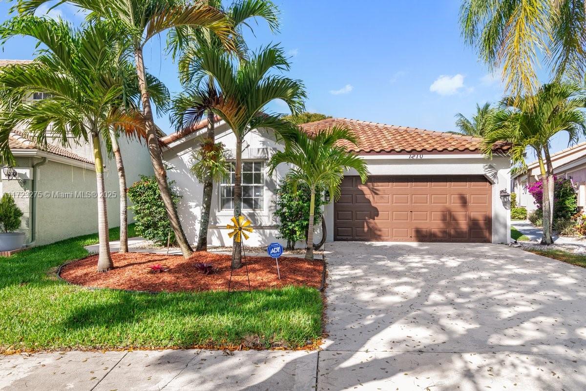 1210 Oakwater Dr, Royal Palm Beach FL 33411
