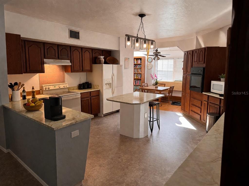 7923 18TH AVENUE E, PALMETTO, FL — photo 5 of 22