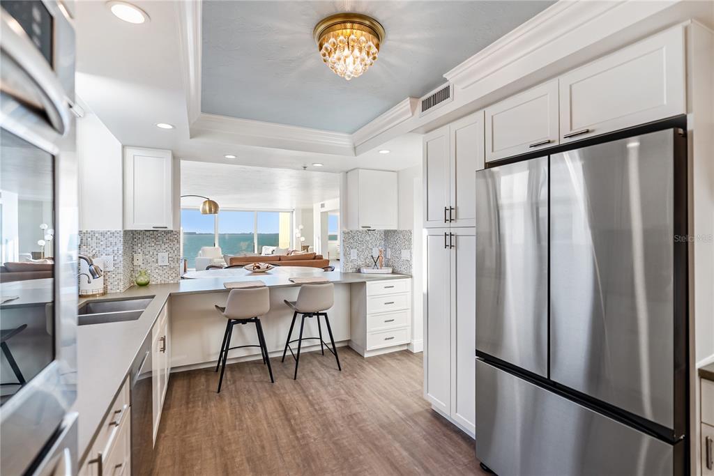 101 SUNSET DRIVE UNIT 402, SARASOTA, FL — photo 3 of 30