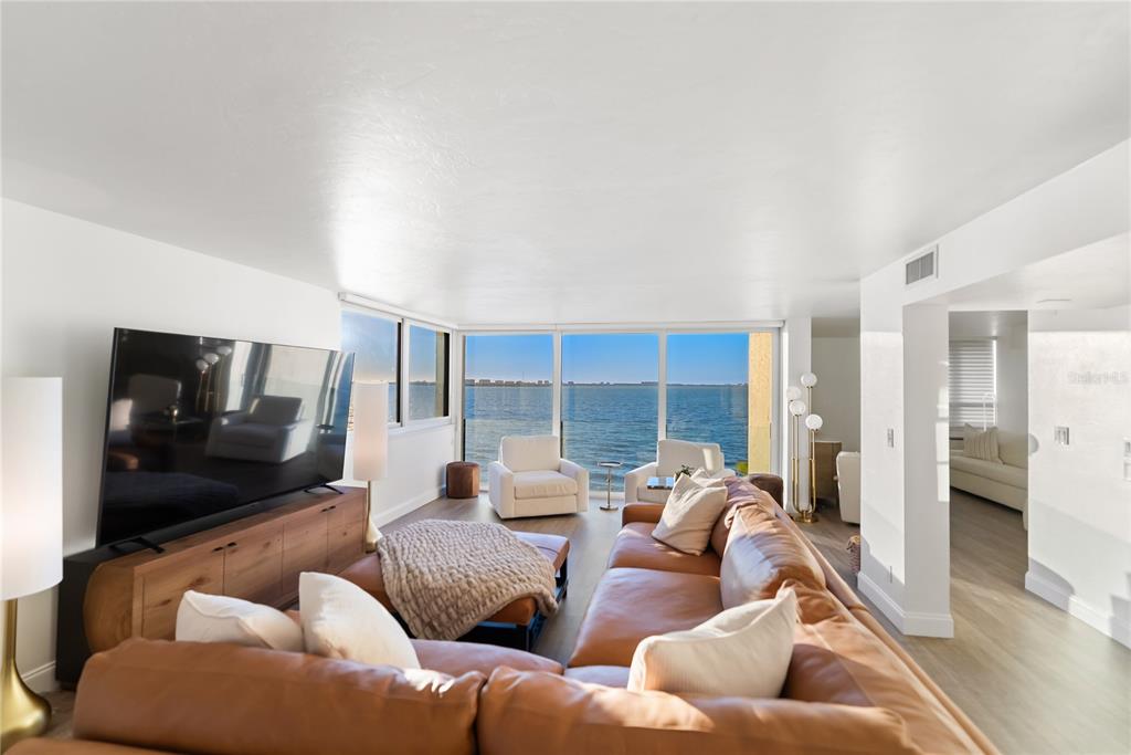 101 SUNSET DRIVE UNIT 402, SARASOTA, FL — photo 5 of 30