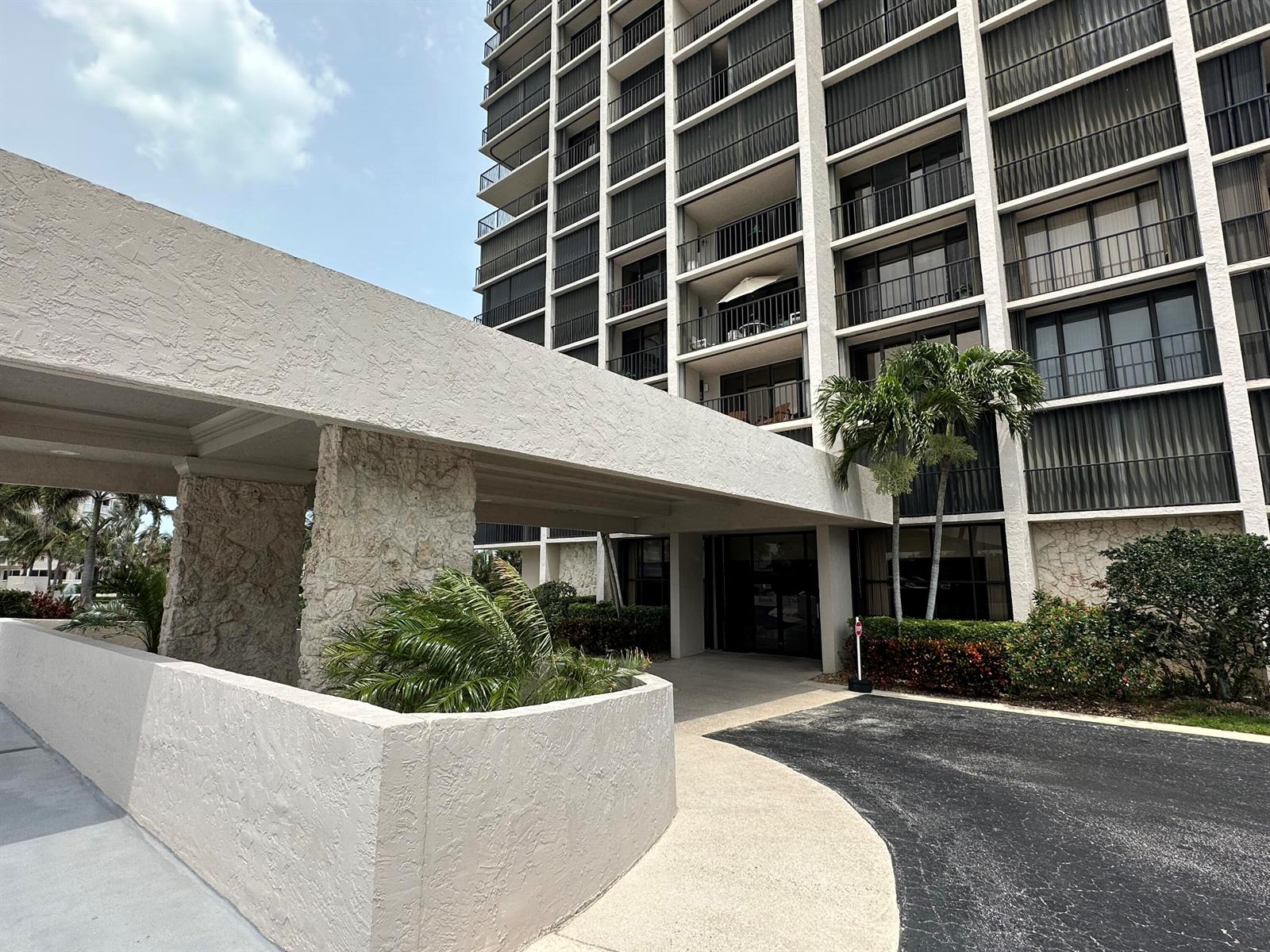 5047 N Highway A1a # 2, Hutchinson Island FL 34949