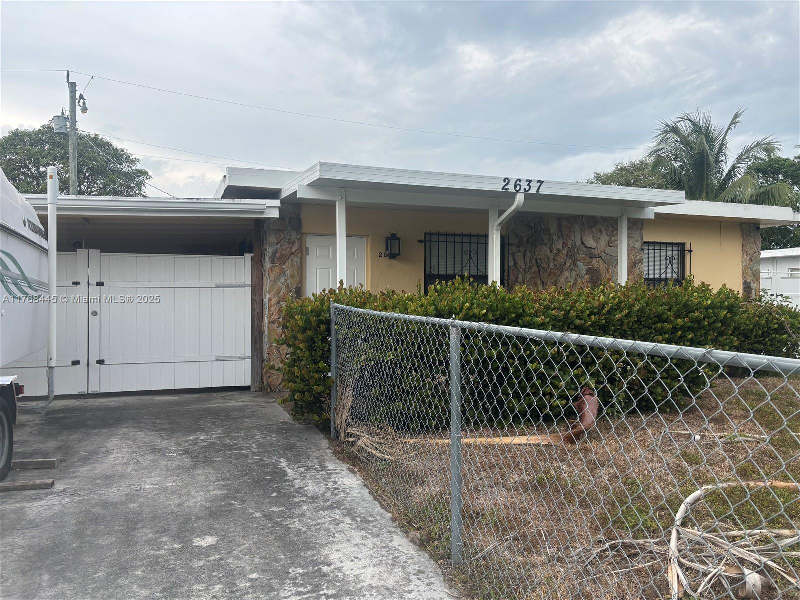 2637 NW 7th St, Pompano Beach FL 33069