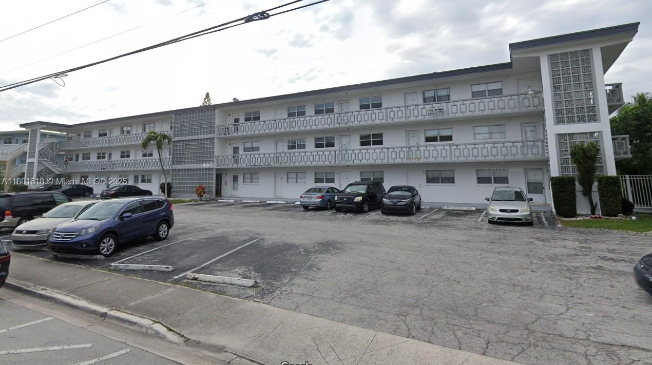 467 Golden Isles Dr # 307, Hallandale Beach FL 33009