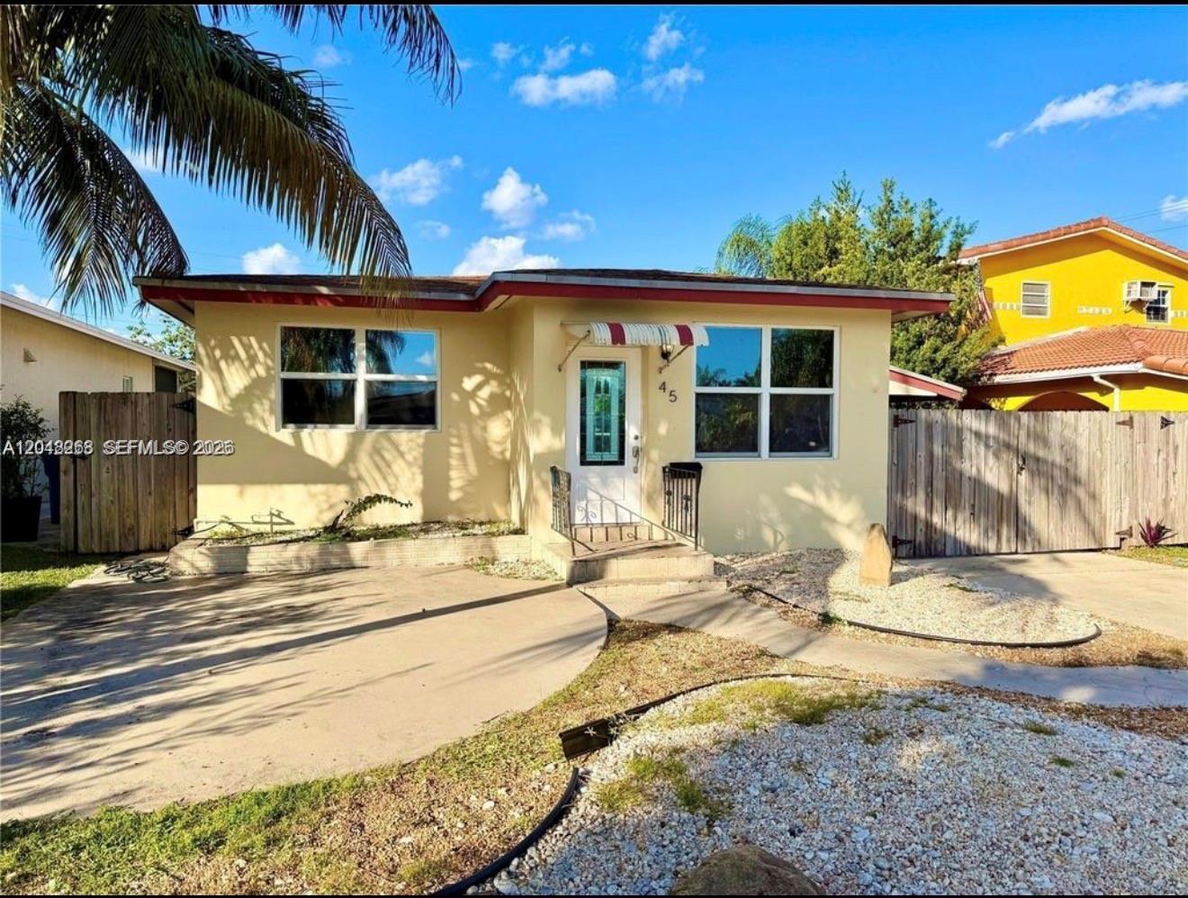 45 SE 14th St, Dania Beach FL 33004