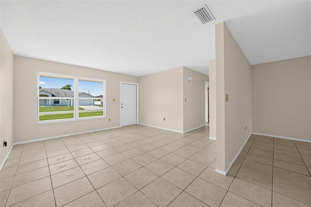 461 MERCER STREET NW, PALM BAY, FL — photo 4 of 18
