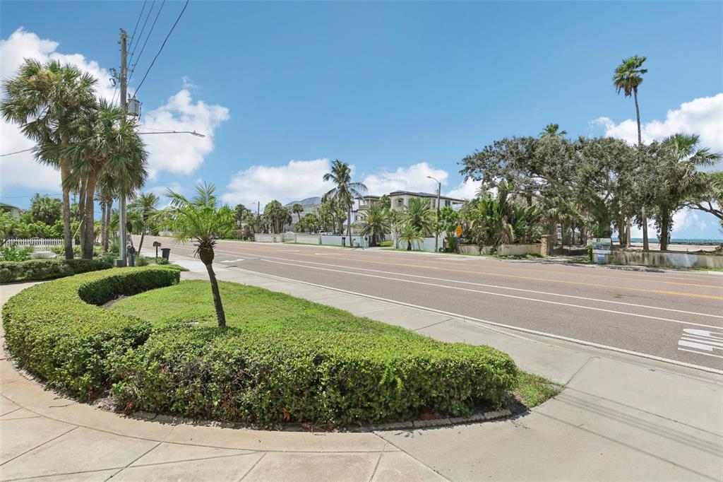 941 GULF BOULEVARD, BELLEAIR BEACH, FL — photo 2 of 30