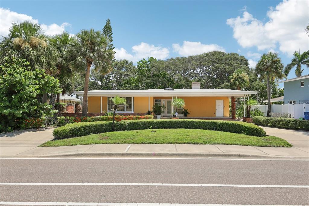 941 GULF BOULEVARD, BELLEAIR BEACH, FL — photo 4 of 30