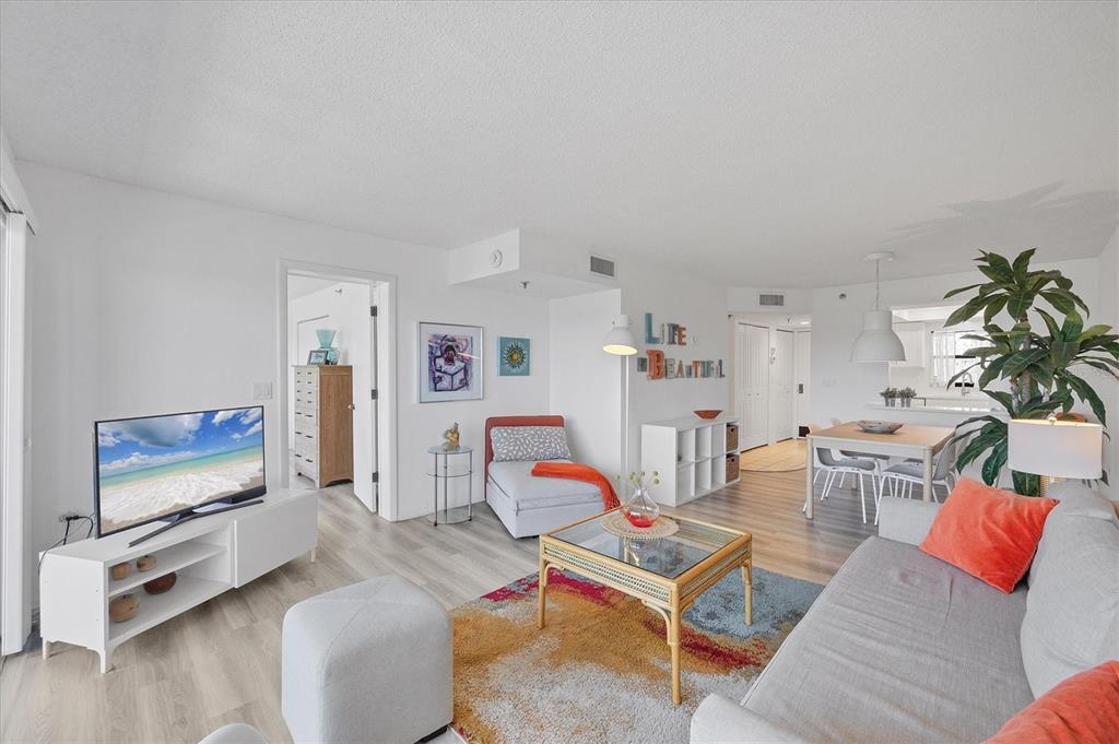 1001 BENJAMIN FRANKLIN DRIVE UNIT 511, SARASOTA, FL — photo 4 of 30