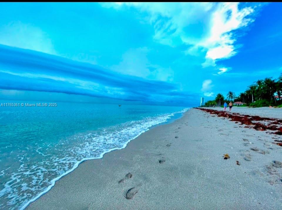 2030 S Ocean Dr # 327, Hallandale Beach FL 33009