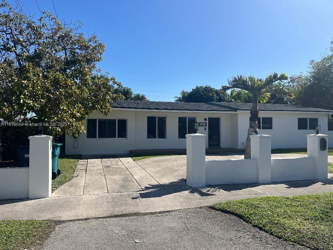 1611 SW 93rd Ct, Miami FL 33165