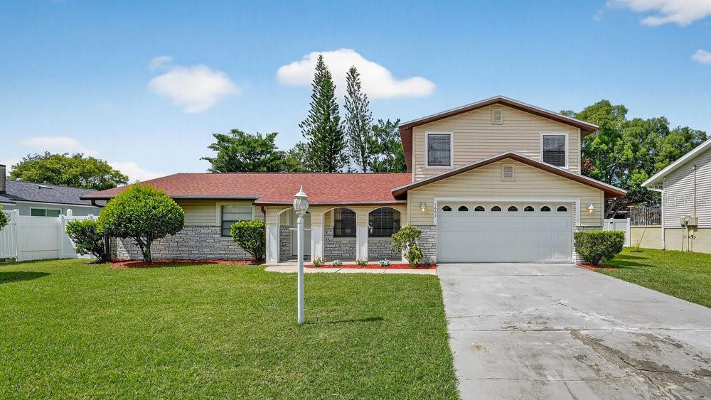 1667 E SHANGRI LA DRIVE