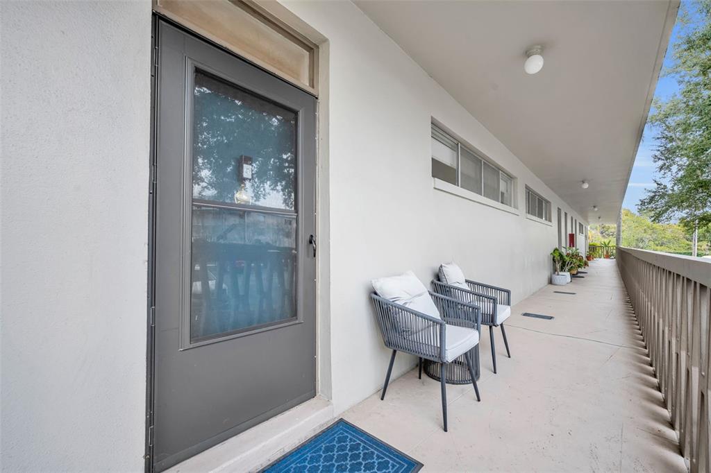 700 MELROSE AVENUE UNIT M4