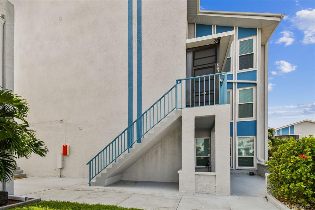 315 MEDALLION BOULEVARD UNIT E, MADEIRA BEACH, FL — photo 3 of 30