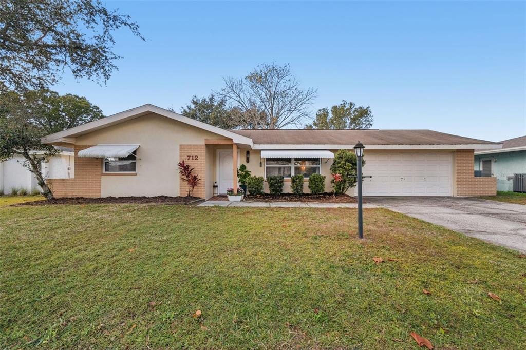 712 LEMONWOOD DR