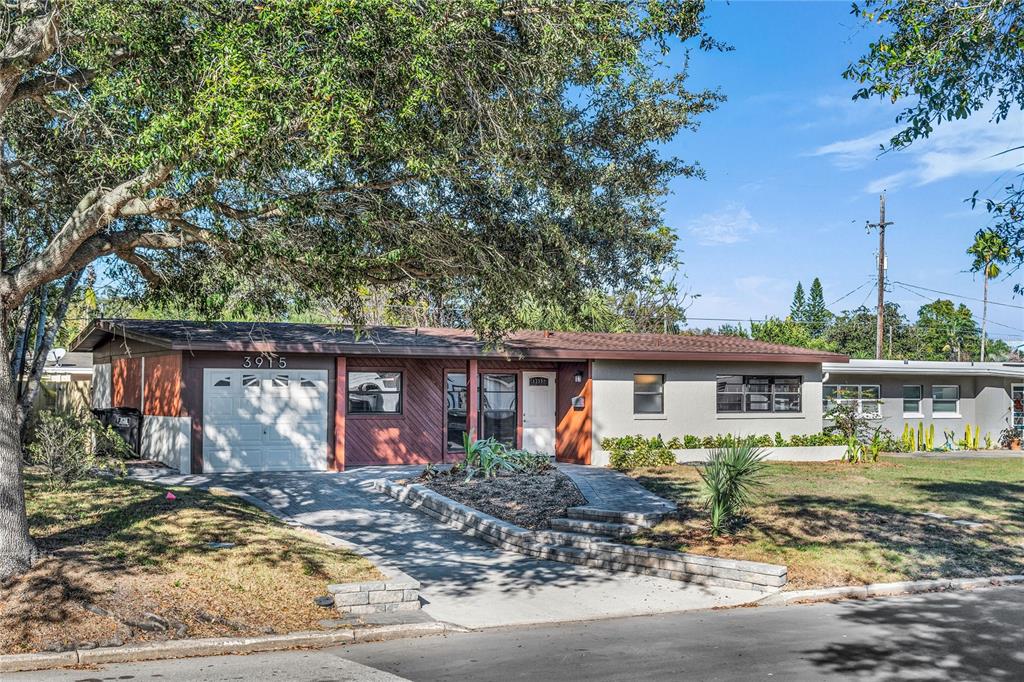 3915 PELICAN LANE