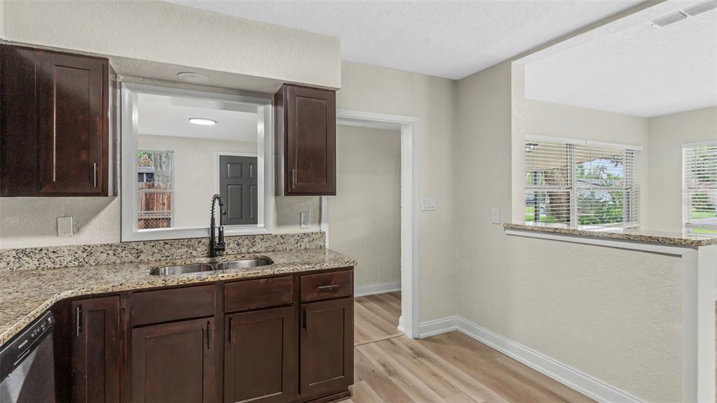 112 TERRACE DRIVE, WINTER HAVEN, FL — photo 4 of 15