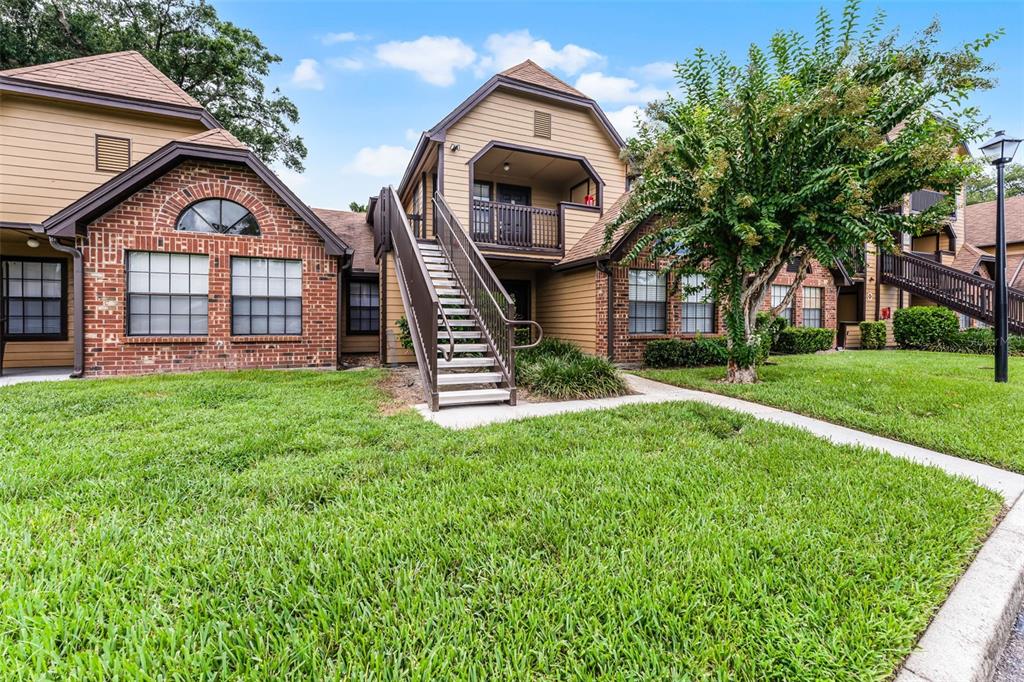 415 LAKEPOINTE DRIVE UNIT 207