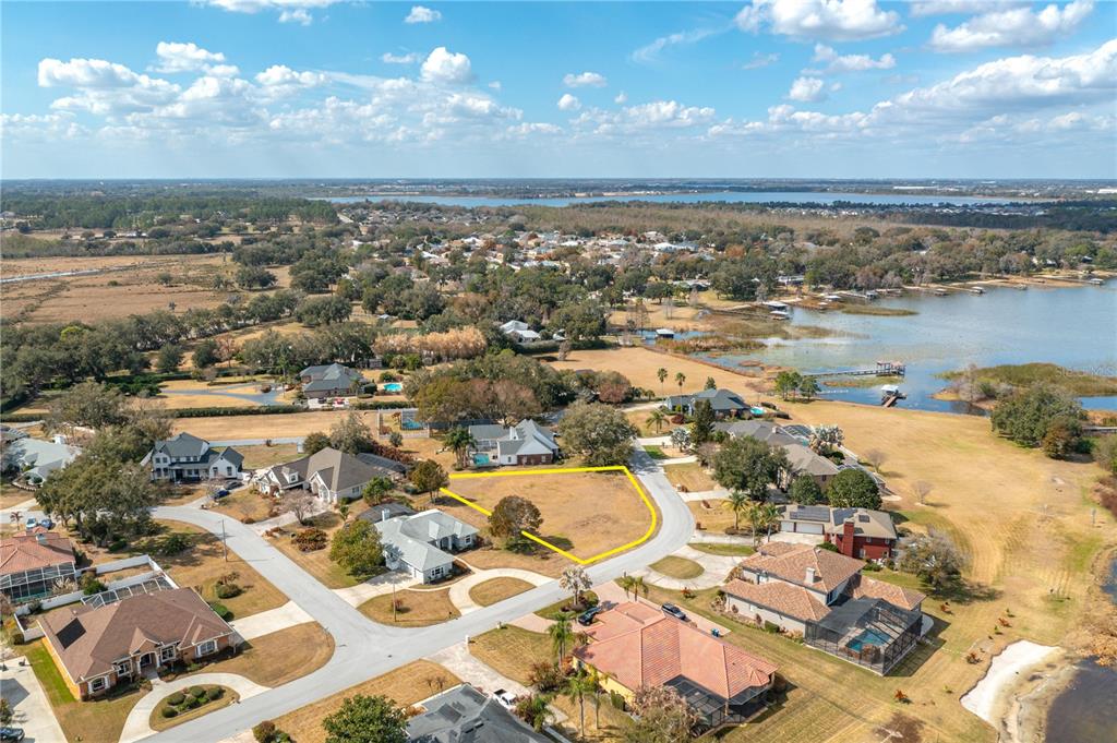332 HAMILTON SHORE DRIVE, WINTER HAVEN, FL — photo 3 of 13