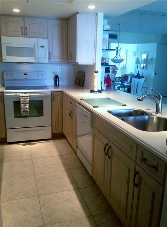 450 S GULFVIEW BOULEVARD UNIT 1606, CLEARWATER, FL — photo 5 of 13