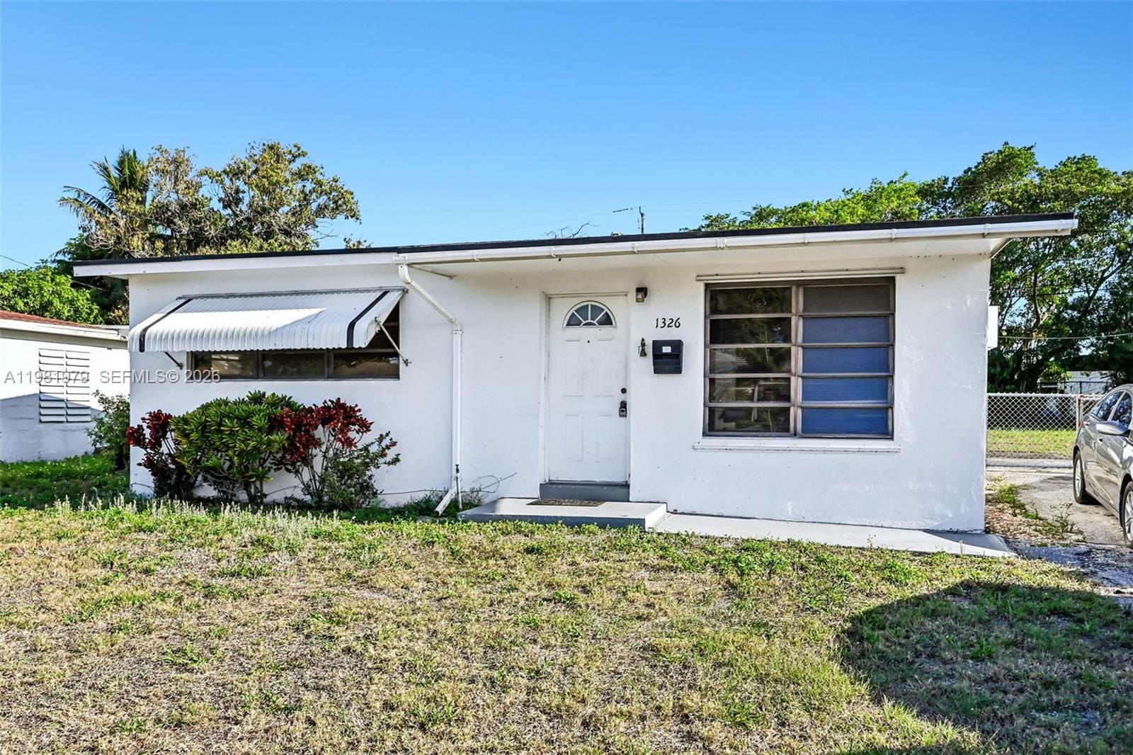 1326 8th St, West Palm Beach FL 33401