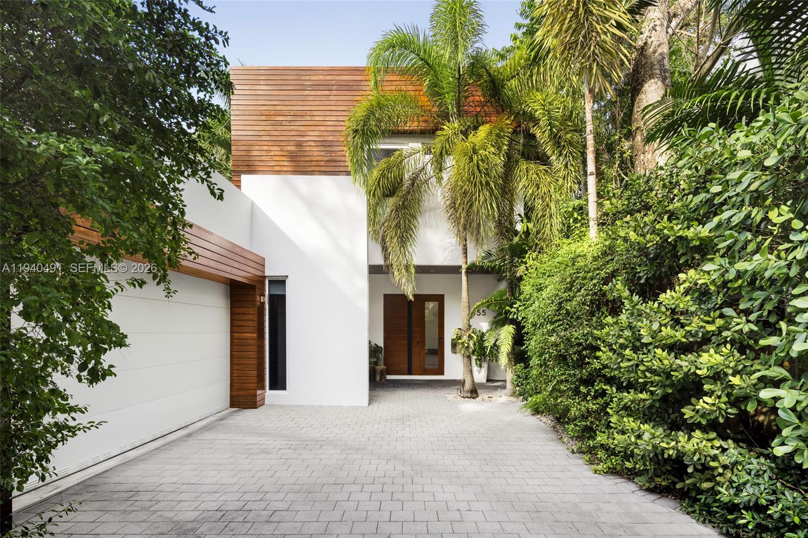 3655 Avocado Ave, Coconut Grove FL 33133