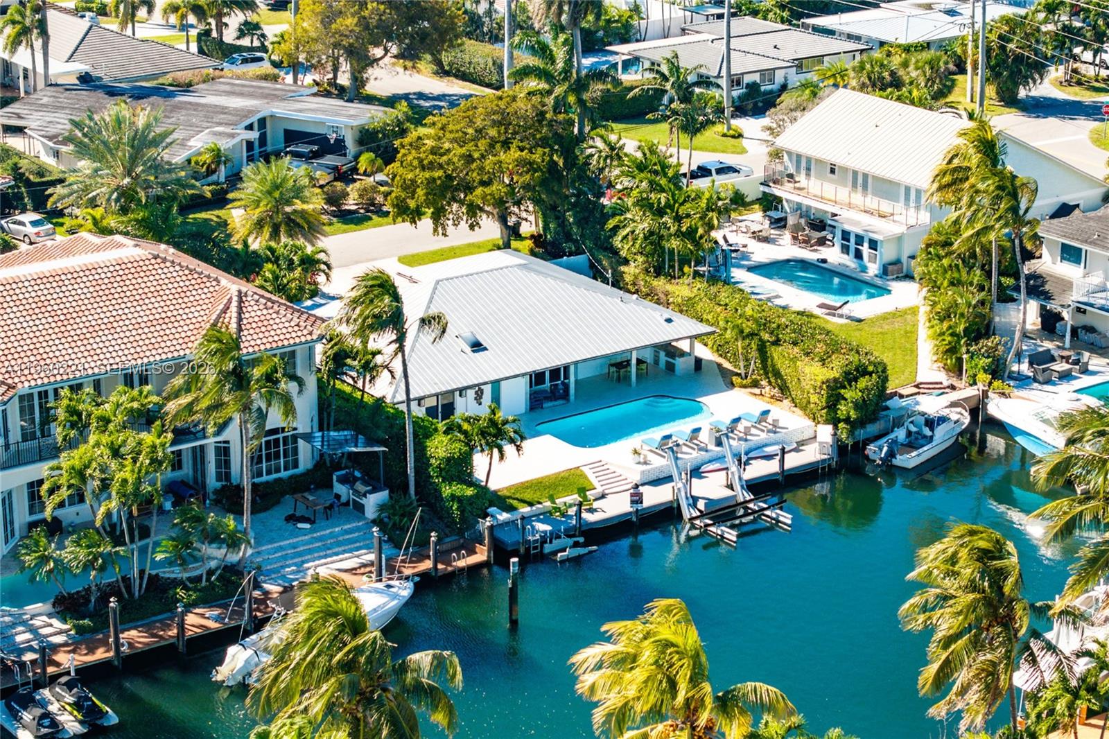 2809 NE 32nd St, Lighthouse Point FL 33064