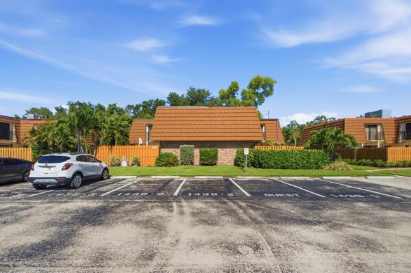 1438 Park Shore Circle # 3, Fort Myers FL 33901