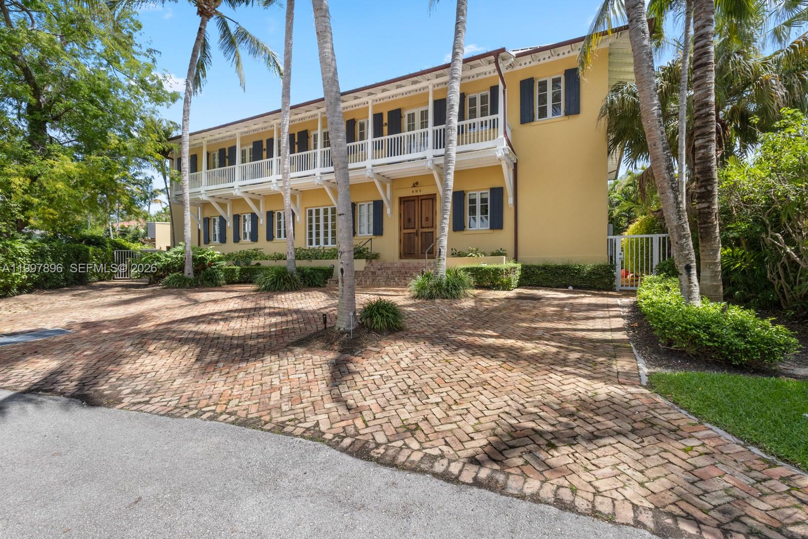 685 Harbor Ln, Key Biscayne FL 33149
