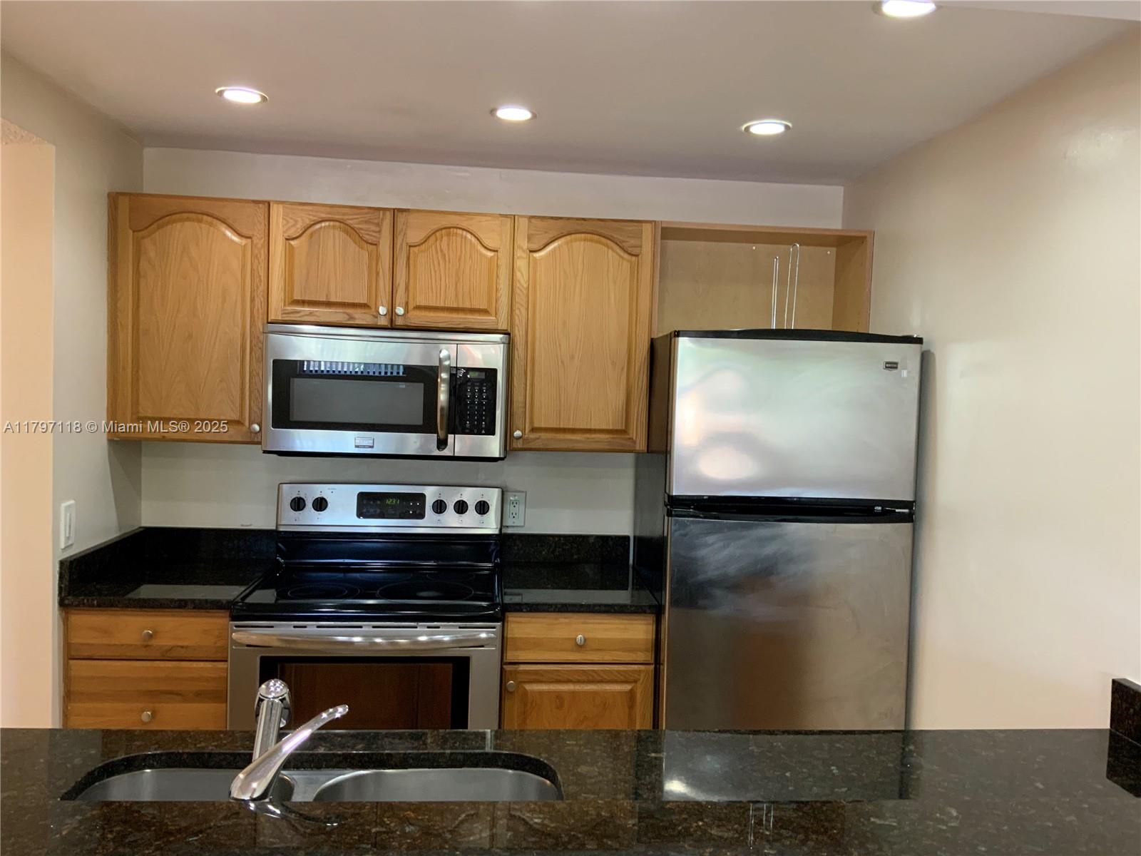 8180 Geneva Ct # 224, Doral FL 33166
