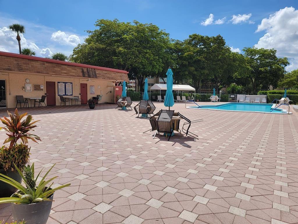 1020 Pool — MARGATE, FL