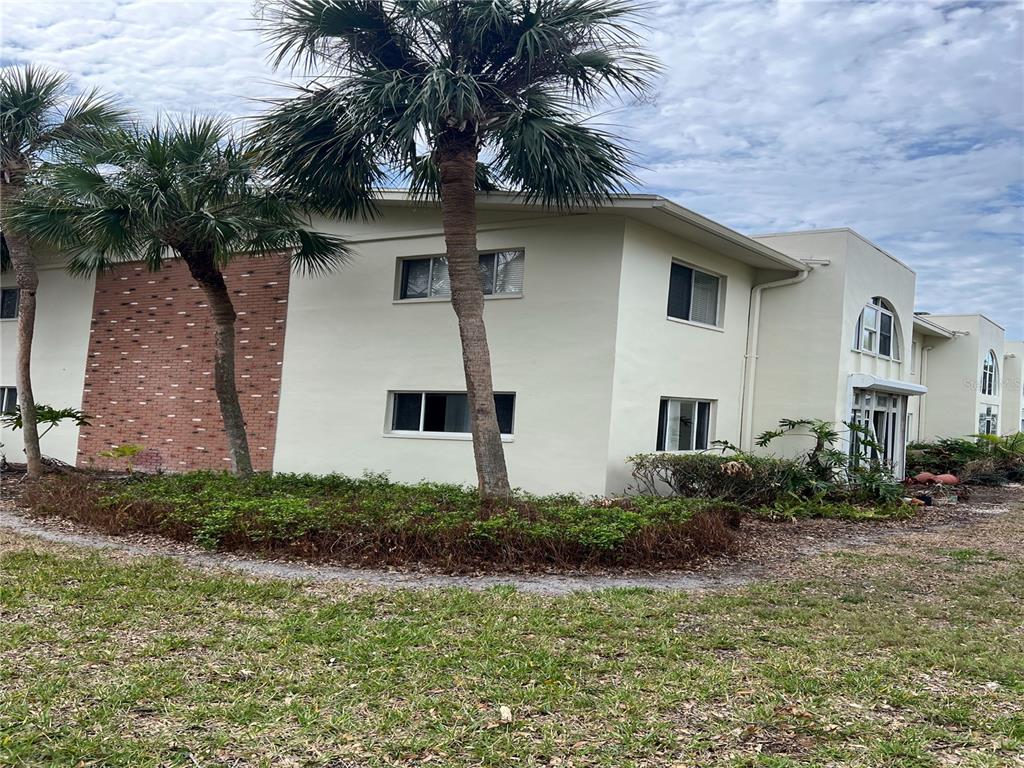 4480 OVERLOOK DR DRIVE NE UNIT 17