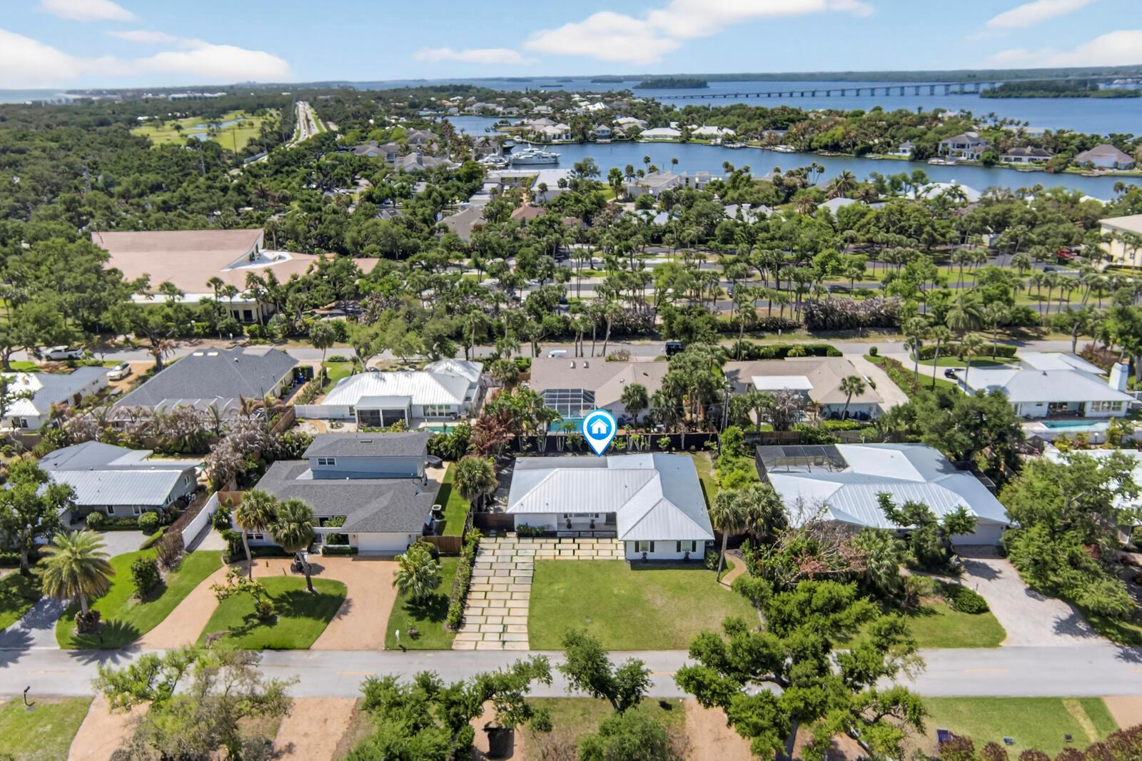 Front Aerial — VERO BEACH, FL