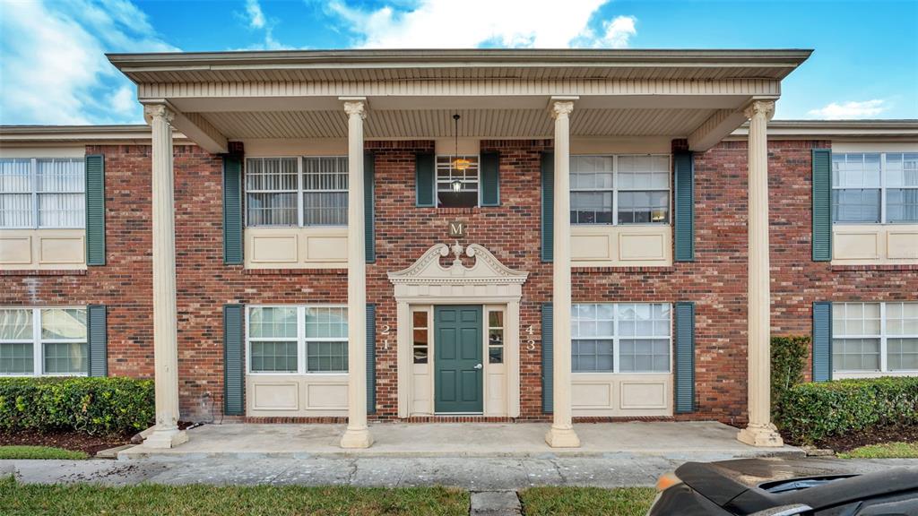 1920 E EDGEWOOD DRIVE UNIT M2
