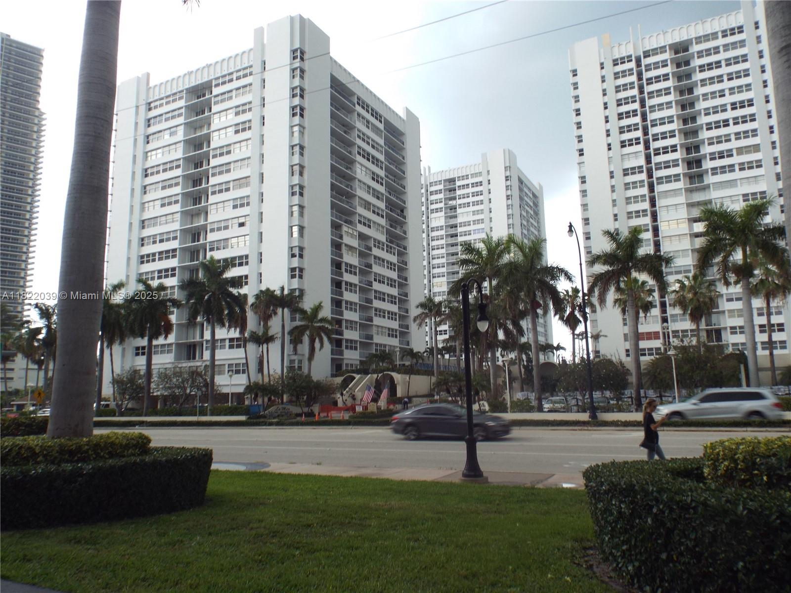 1904 S Ocean Dr # 405, Hallandale Beach FL 33009