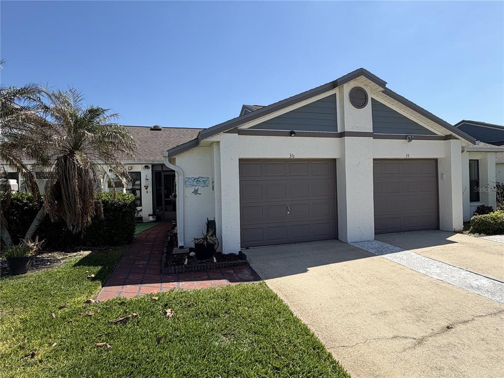 36 LAKEPOINTE CIRCLE