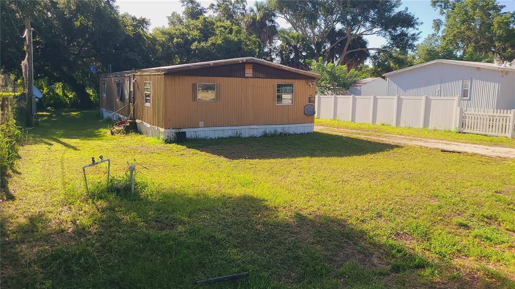 1683 MAGNOLIA LANE