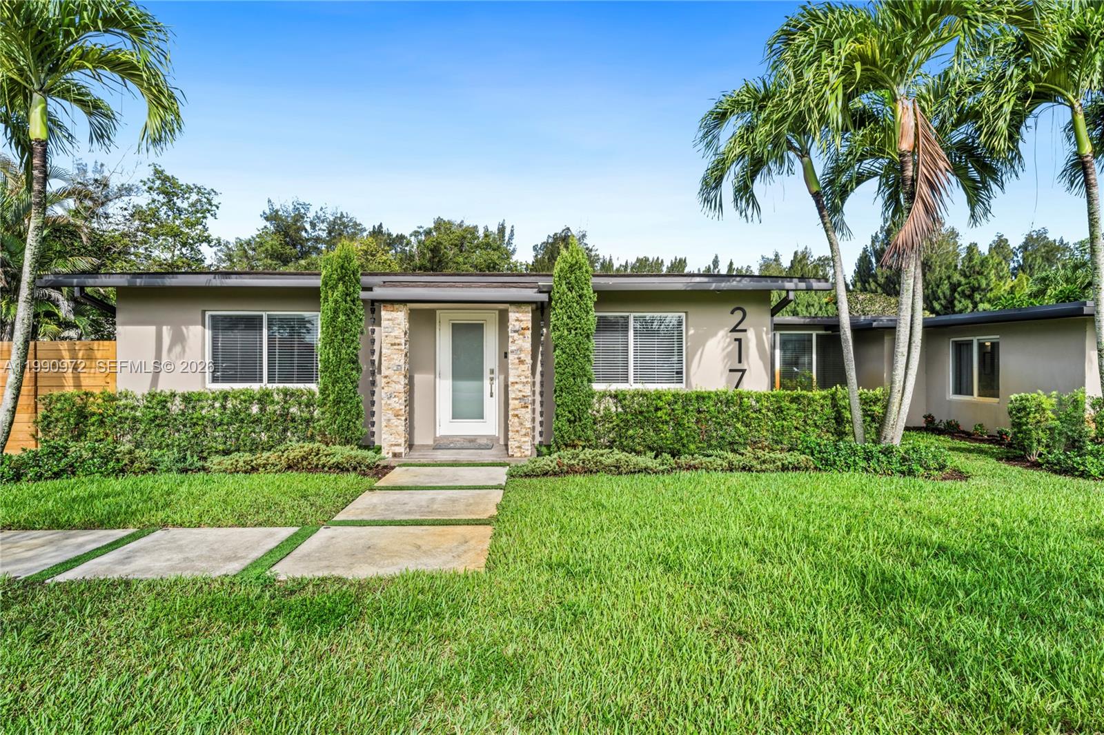 217 E Acre Dr, Plantation FL 33317