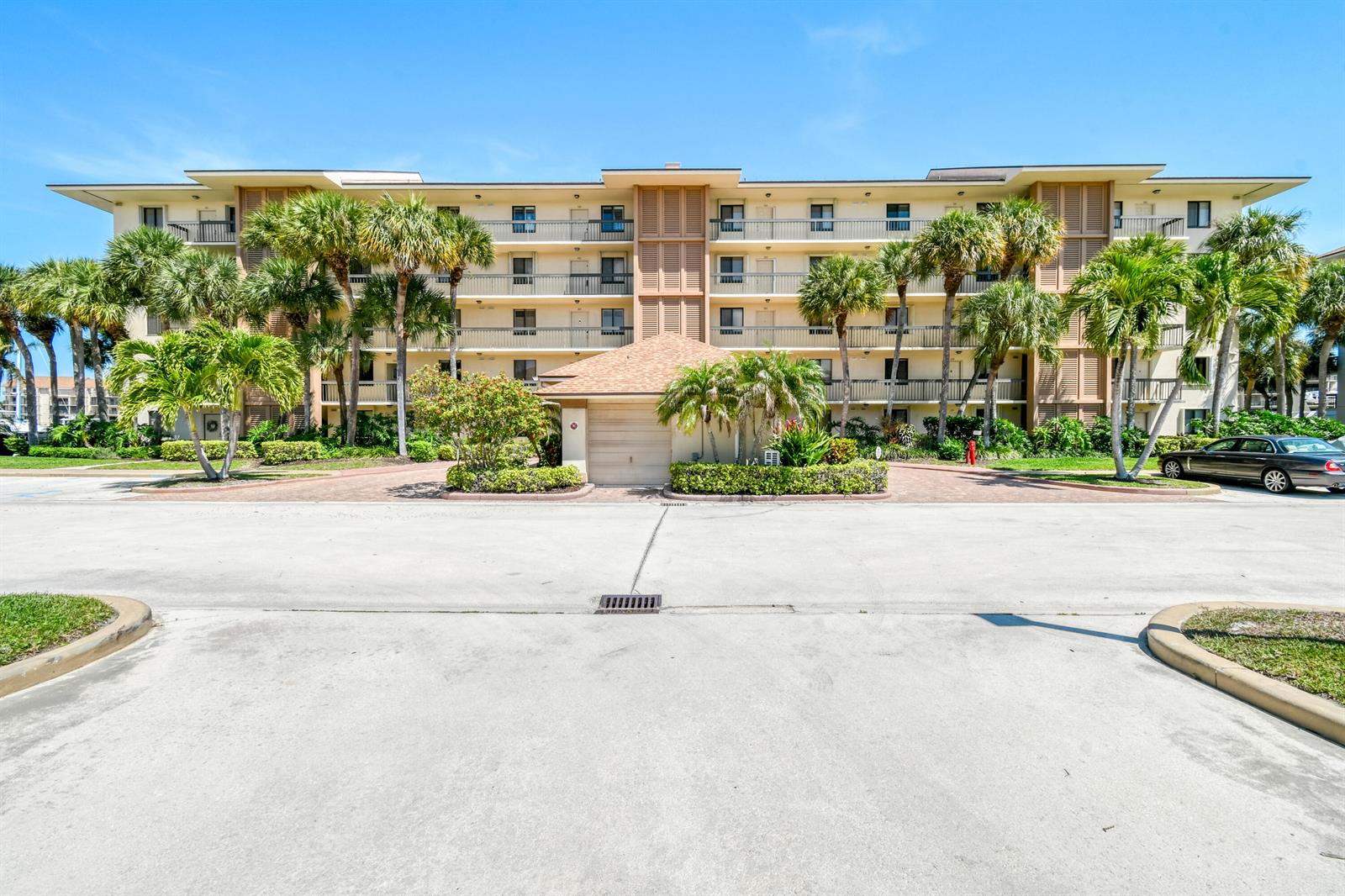 2401 Marina Isle Way # 503, Jupiter FL 33477