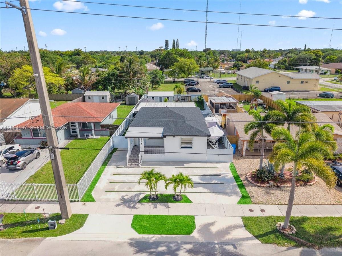 4824 SW 19th St, West Park FL 33023