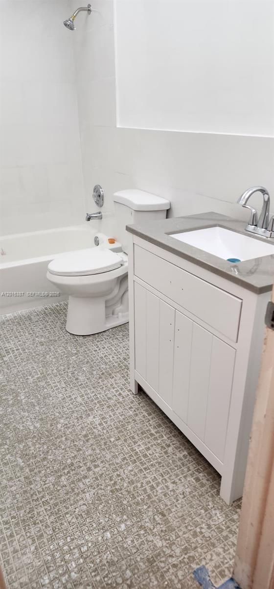6930 Miami Gardens Dr # 512A, Hialeah FL 33015