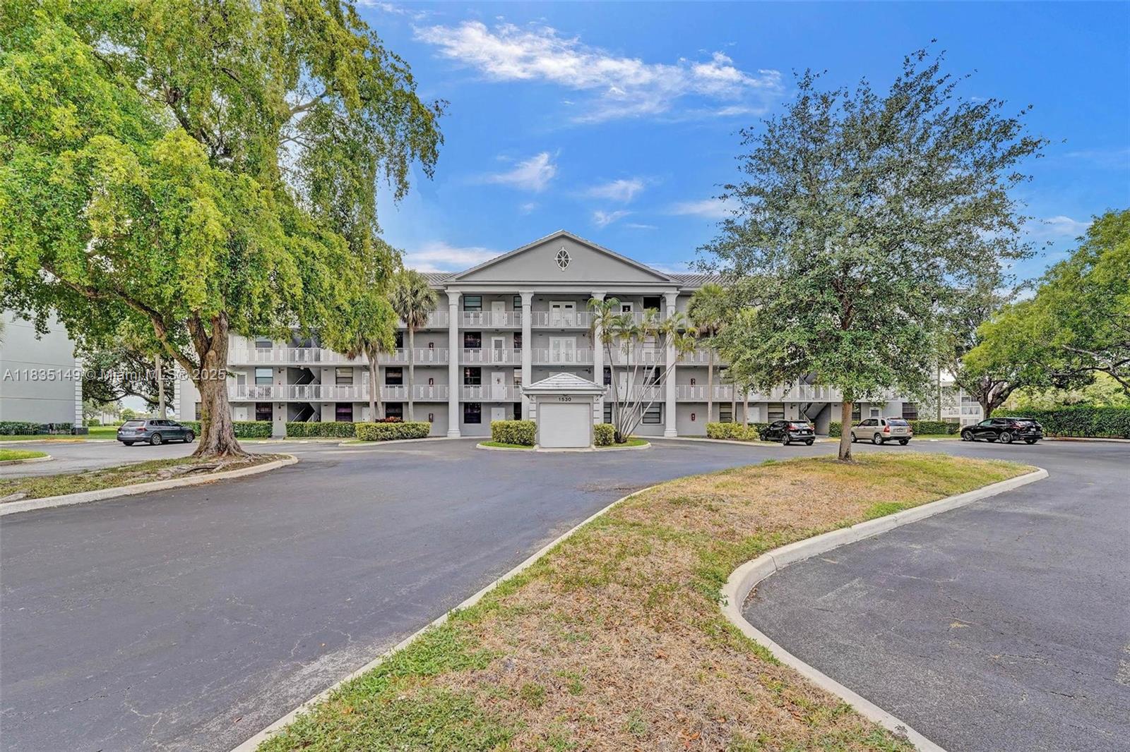 1530 Whitehall Dr # 204, Davie FL 33324