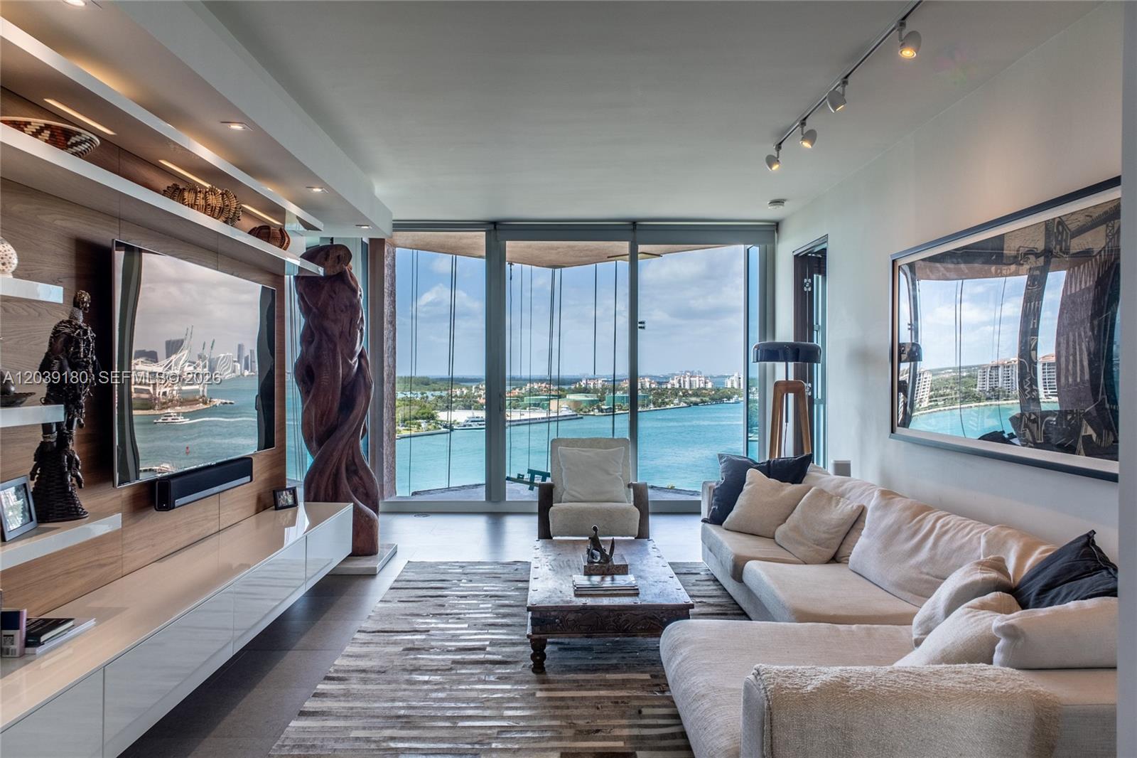 300 S Pointe Dr # 1502, Miami Beach FL 33139