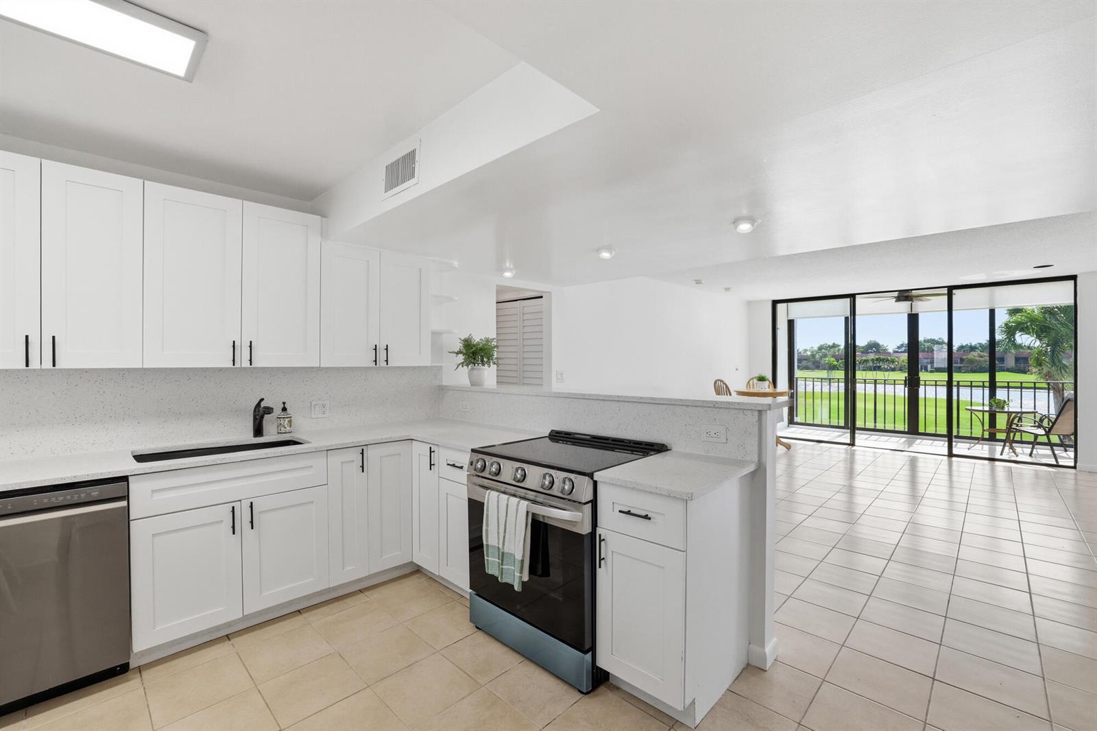 4545 Luxemburg Court # 206, FL 33467