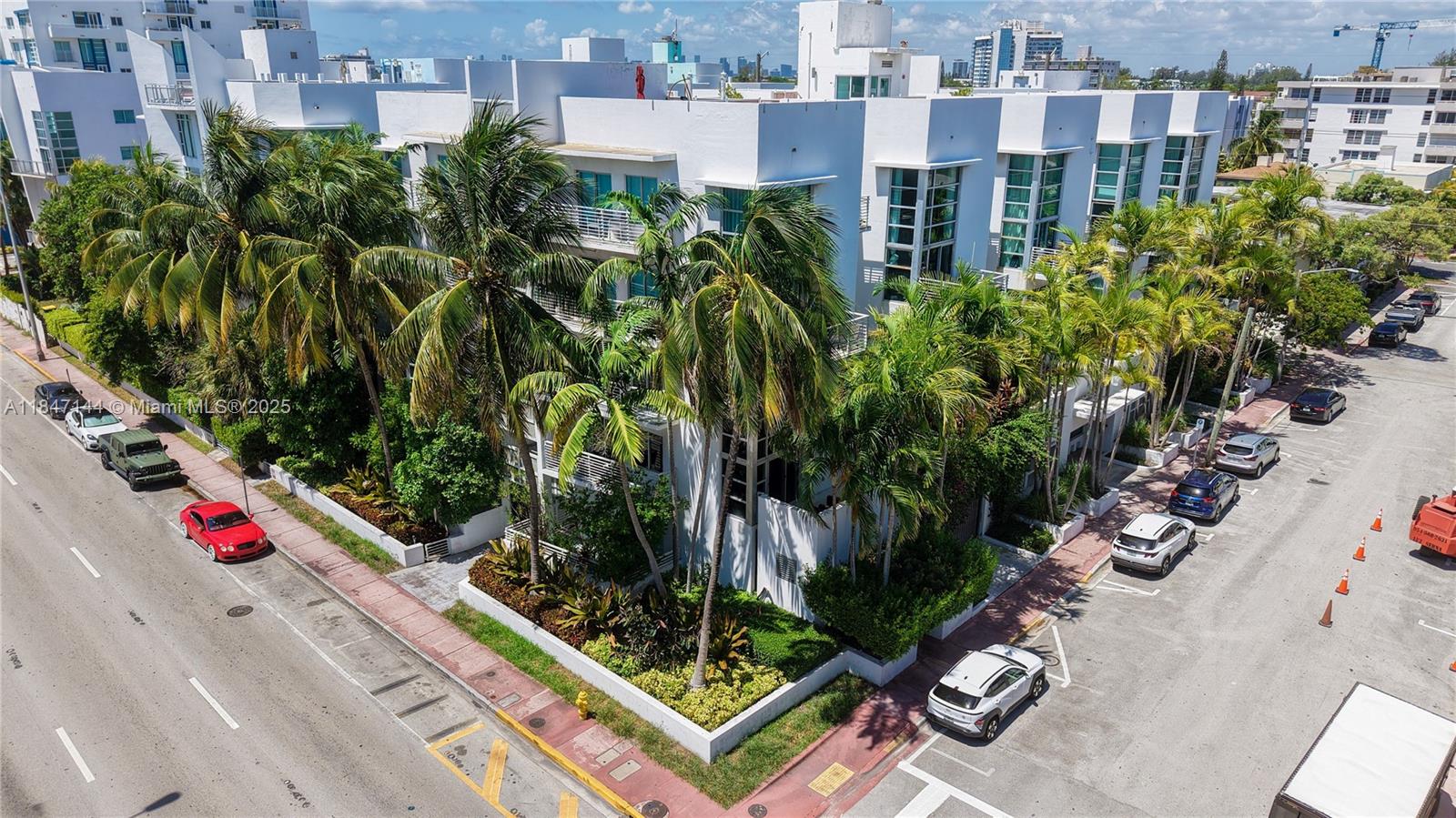 7744 Collins Ave # 21, Miami Beach FL 33141