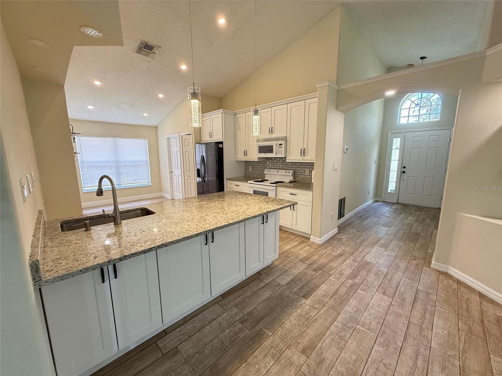 1221 SINGLETON CIRCLE, GROVELAND, FL — photo 3 of 18
