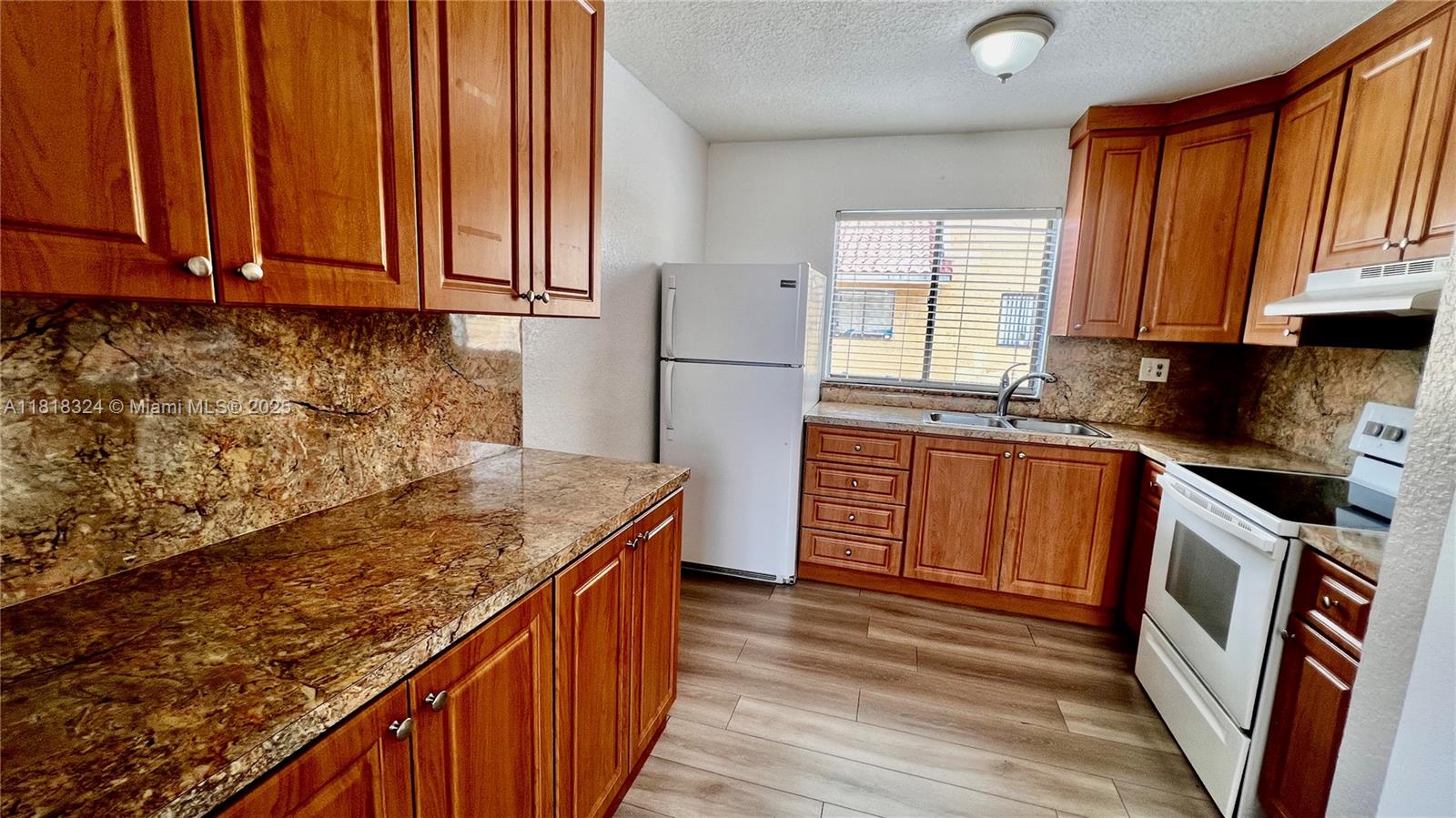2760 W 61st Pl # 202, Hialeah FL 33016