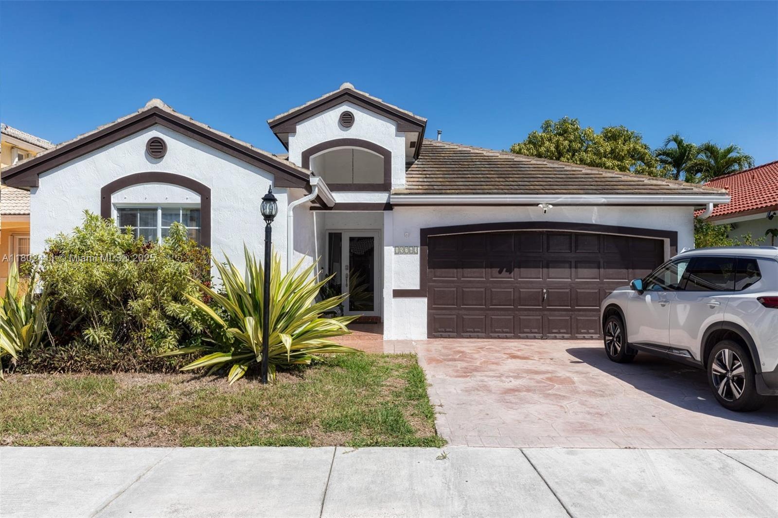 15763 SW 82nd St, Miami FL 33193