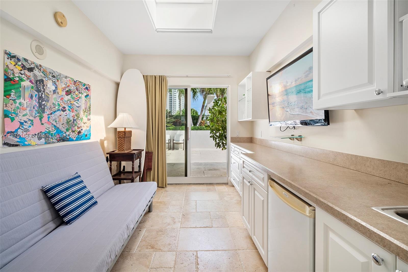 4775 Collins Ave # A14, Miami Beach FL 33140