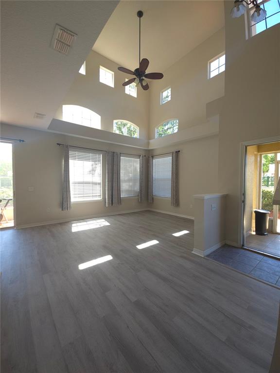 102 MONROE CIRCLE, DAVENPORT, FL — photo 4 of 27